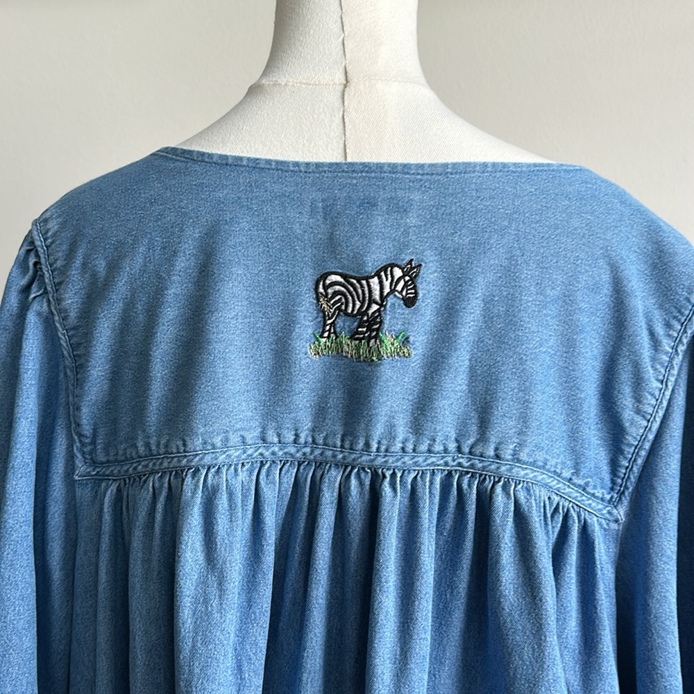 Vintage Women’s Plus Size Denim Embroidered Safari Art‎ Full Zip Pocket Dress 2X - Picture 7 of 10